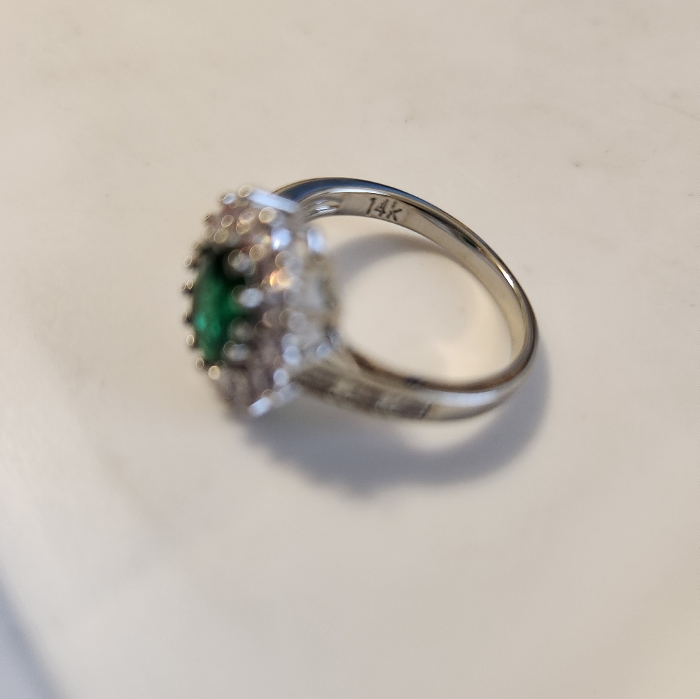 New 1.5 ct Emerald Diamond 14k White Gold Plated Engagement Ring - Picture 4 of 4